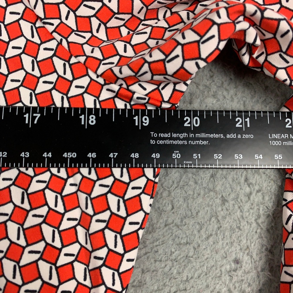 Tail White Label Nevaeh Top Women's Medium M Red Geometric 1/4 Zip Golf Athletic - Picture 7 of 9
